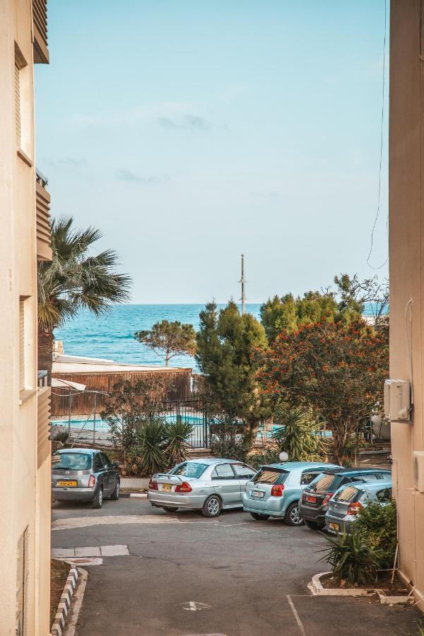 The Green Apartment Larnaca Dış mekan fotoğraf